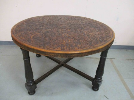 2567 - Stul kulaty s tlacenou kuzi cca 1930  diam - 120 cm  V - 72 cm  -  PRODANO